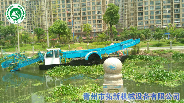 銷(xiāo)往北郊新河割草船